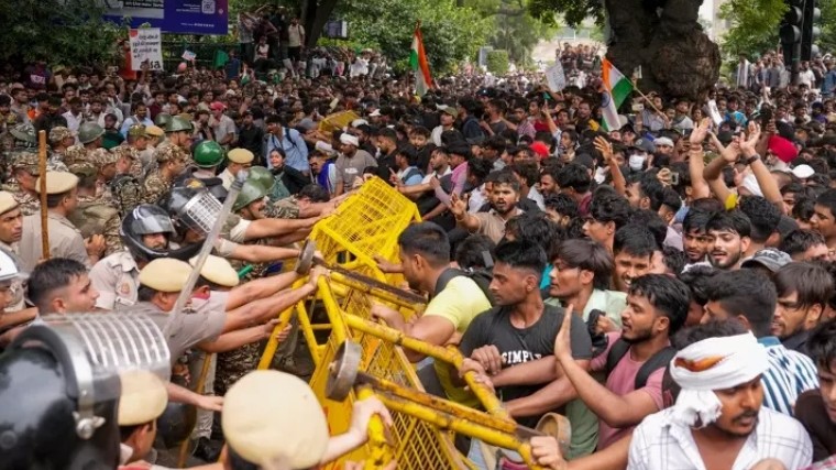 সমাবেশের অনুমতি দেয়নি পুলিশ, ‘জেল ভরো’ আন্দোলনের ডাক ককরোচ জনতা পার্টির
