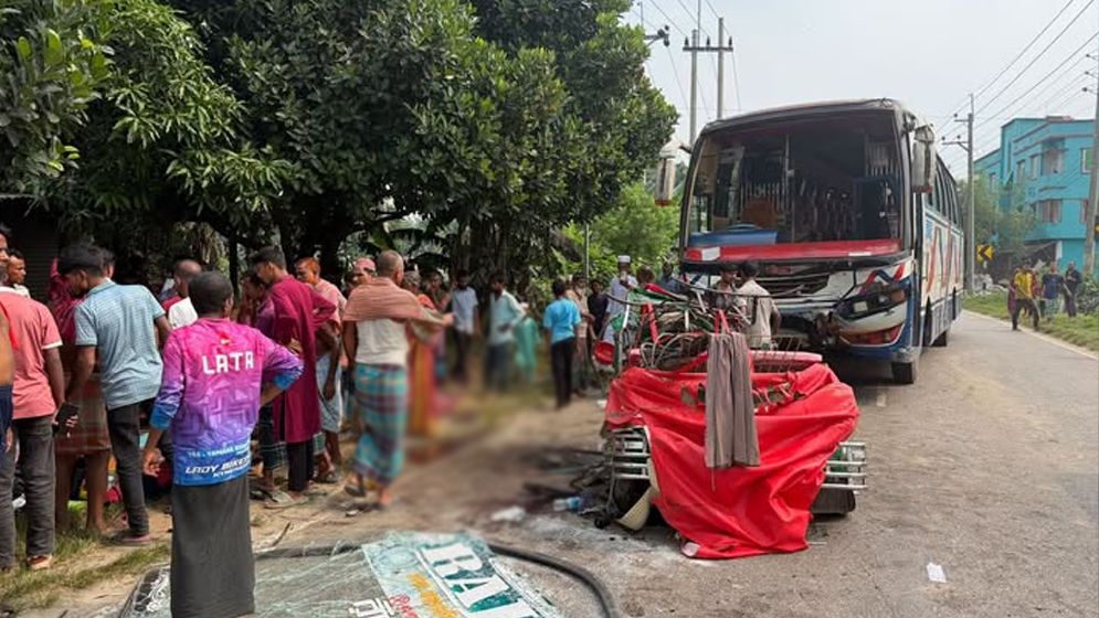 ময়মনসিংহে বাস-সিএনজি সংঘর্ষে নারী-শিশুসহ ৭ জন নিহত