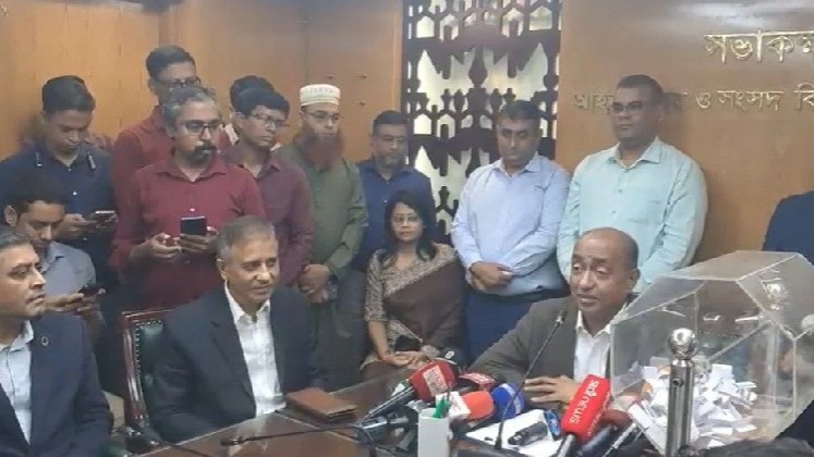 প্রথমবার লটারিতে সাবরেজিস্ট্রার বদলি