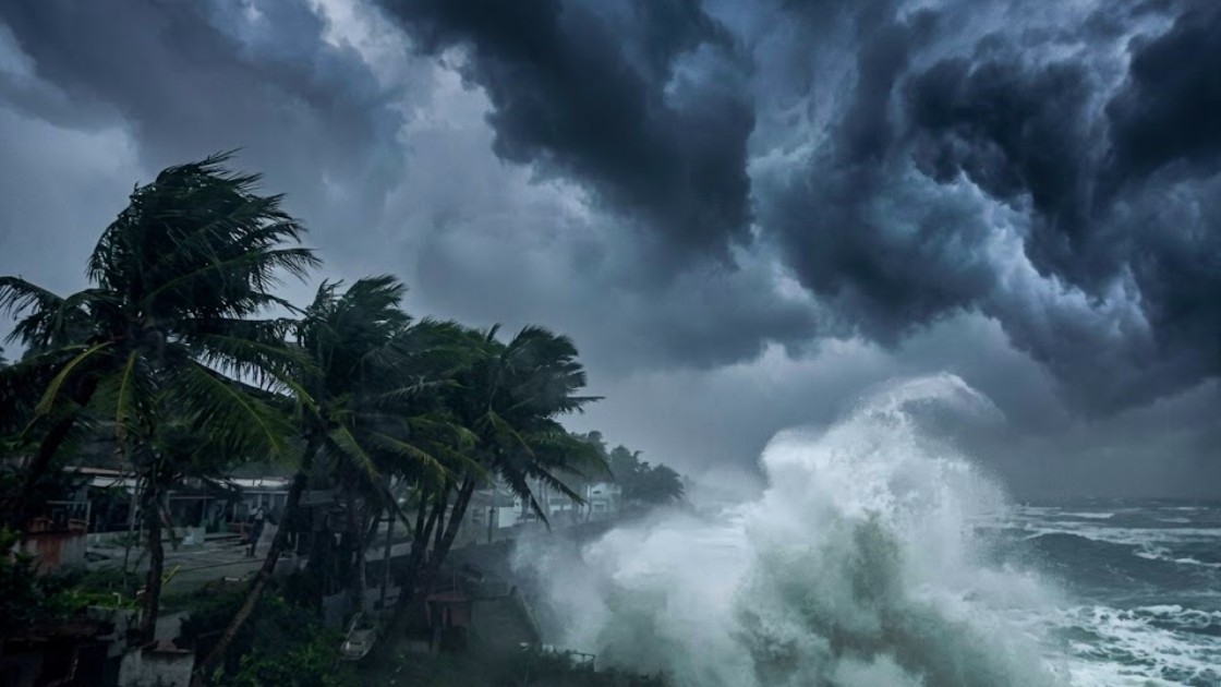 সাগরে লঘুচাপের আভাস, টানা বৃষ্টির পূর্বাভাস