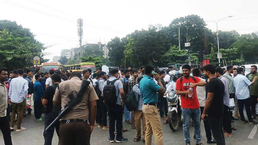 প্রশ্ন ফাঁসের অভিযোগে স্থগিত নিয়োগ পরীক্ষা ১৬ অক্টোবর