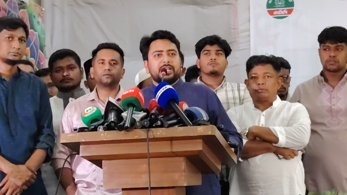 ‘বিদেশে আওয়ামী লীগ দেশে বিএনপি’ মন্তব্য নাহিদ ইসলামের