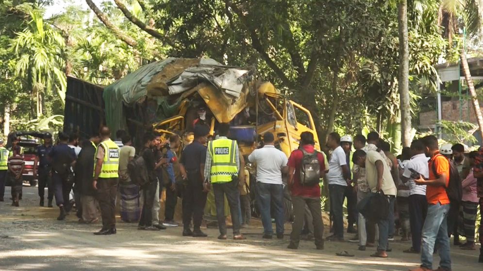 বনপাড়ায় দুর্ঘটনায় নিহত ৮ জনের পরিচয় মিলেছে, তদন্ত কমিটি গঠন