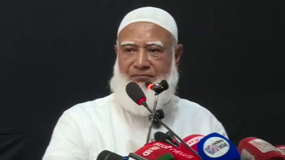 পাহাড়সম ব্যর্থতা ঢাকতে বিরোধীদের ওপর দায় চাপাচ্ছে সরকার: জামায়াত আমির