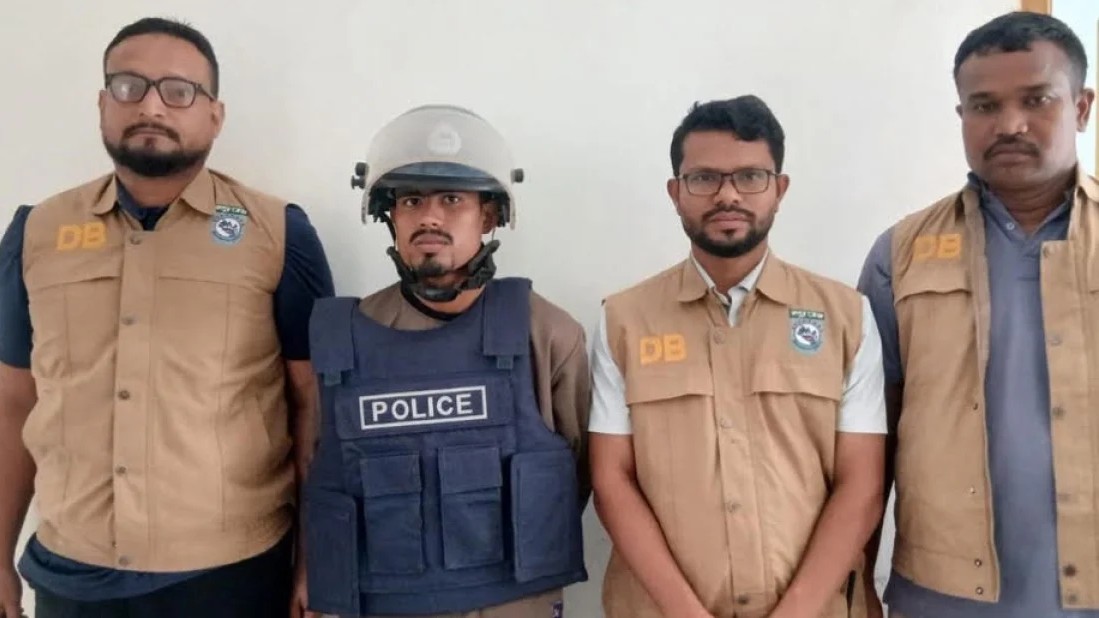 আল্লাহ ও কোরআন নিয়ে ব্যঙ্গাত্মক ভিডিও পোস্টের অভিযোগে যুবক গ্রেপ্তার