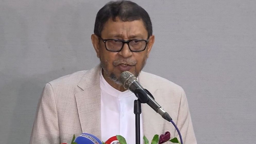 কুমিল্লায় হাসপাতালে স্বাস্থ্যমন্ত্রীর ঝটিকা পরিদর্শন, ৫ চিকিৎসকের বিরুদ্ধে ব্যবস্থা নেয়ার নির্দেশ